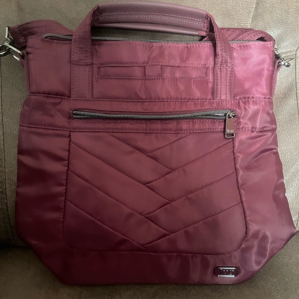 Lug courier